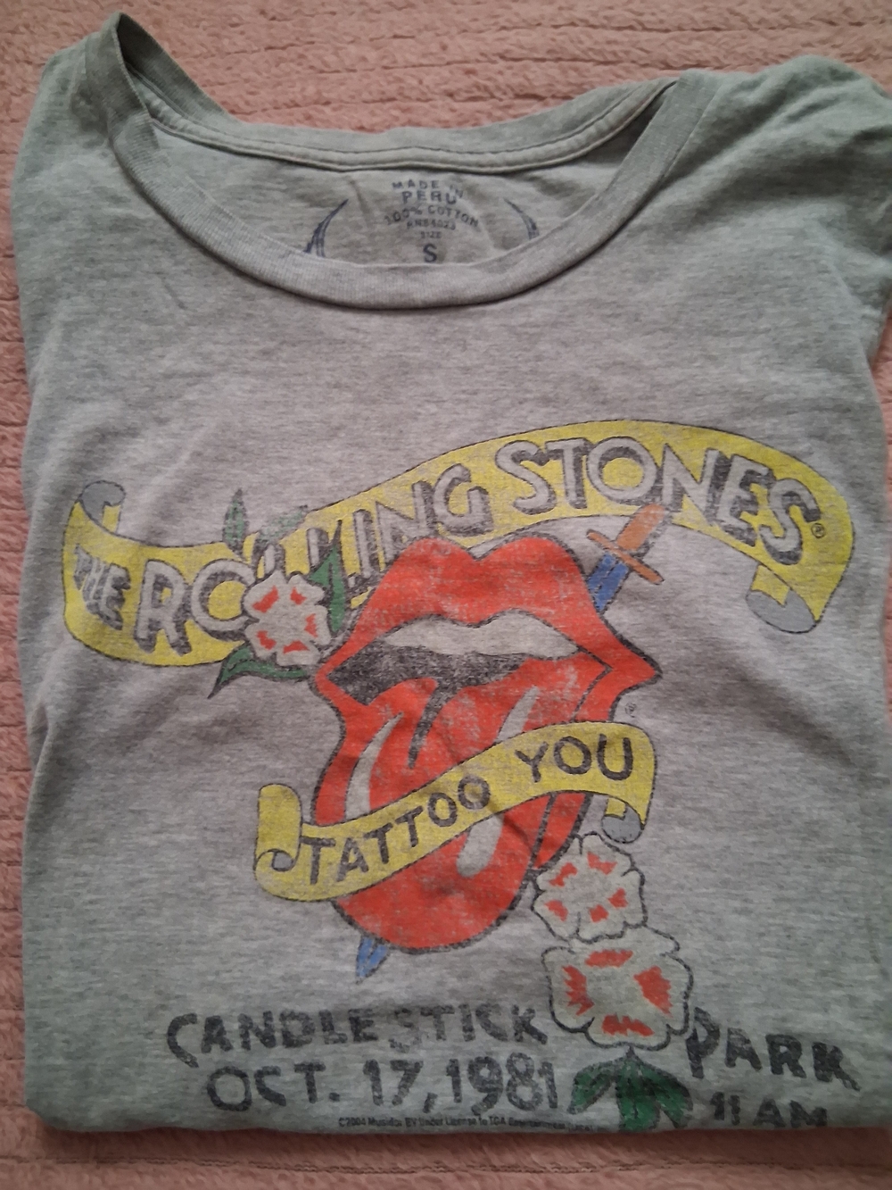 GAP Gray Kids Short Sleeve Tee with Red Lip Graphic and Yellow Banner